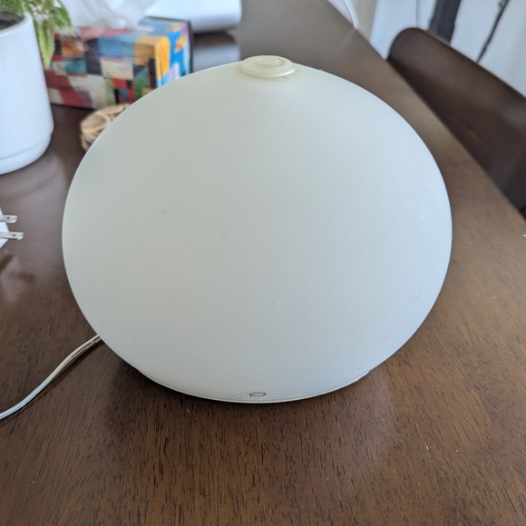 Escents Aroma Diffuser - Picture 1 of 5